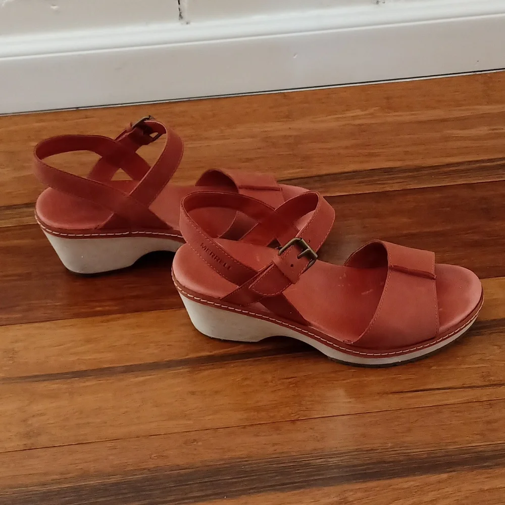 Merrell Halendi Sandals with Chunky Heel in Redwood color size 8.5 - Picture 6 of 7